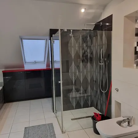 Δωμάτια σε οικογενειακή κατοικία Na Jaselkowej